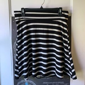 Mossimo Supply Co. Black and White A-Line Skirt, M